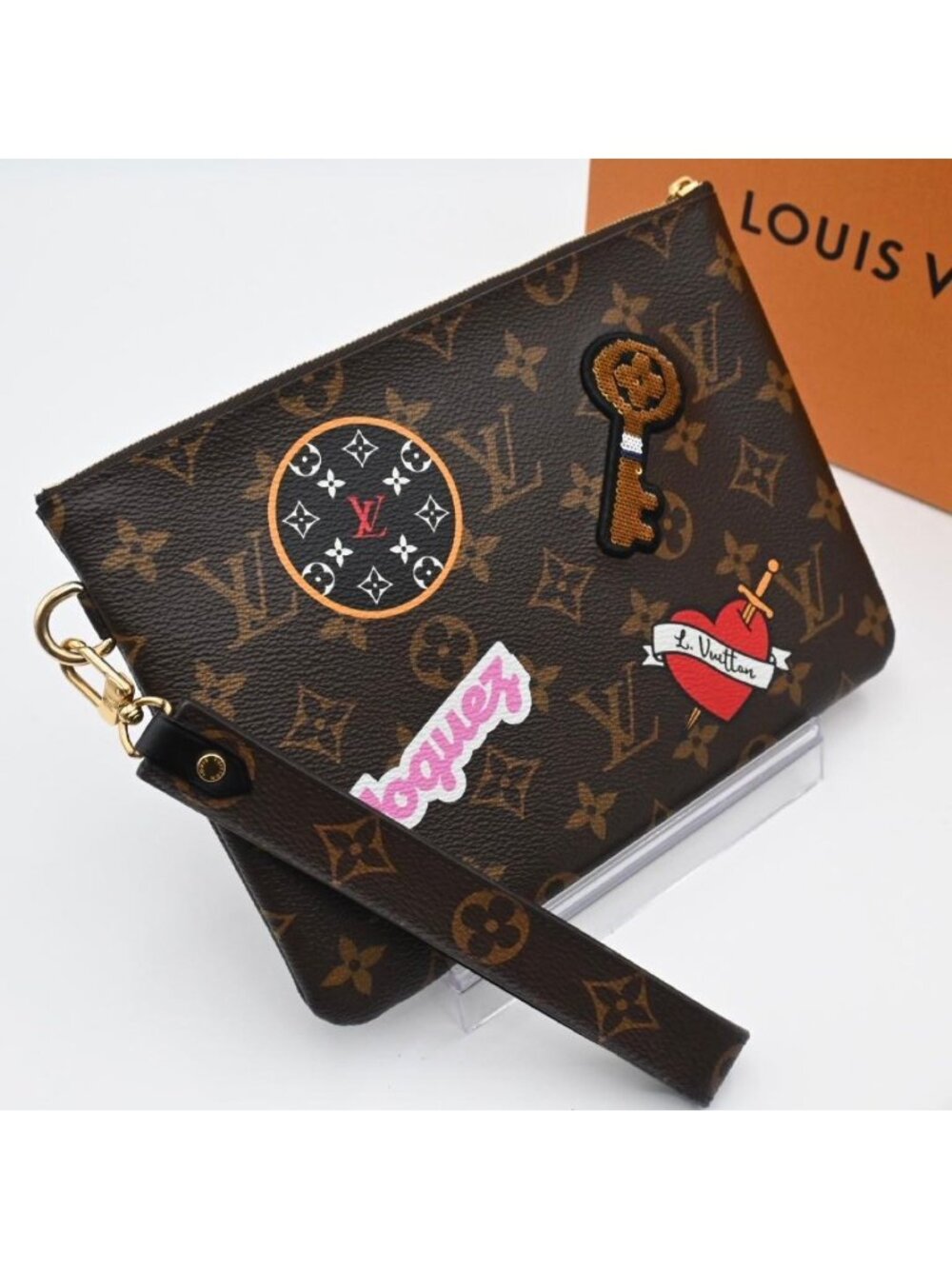 Louis Vuitton Monogram City Pouch Patches Collection Brown